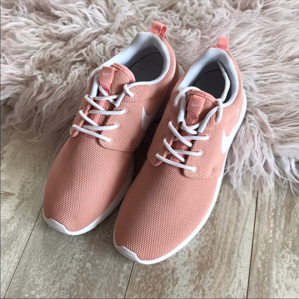 NWT🦄Nike Roshe Pink - Picture 7 of 8